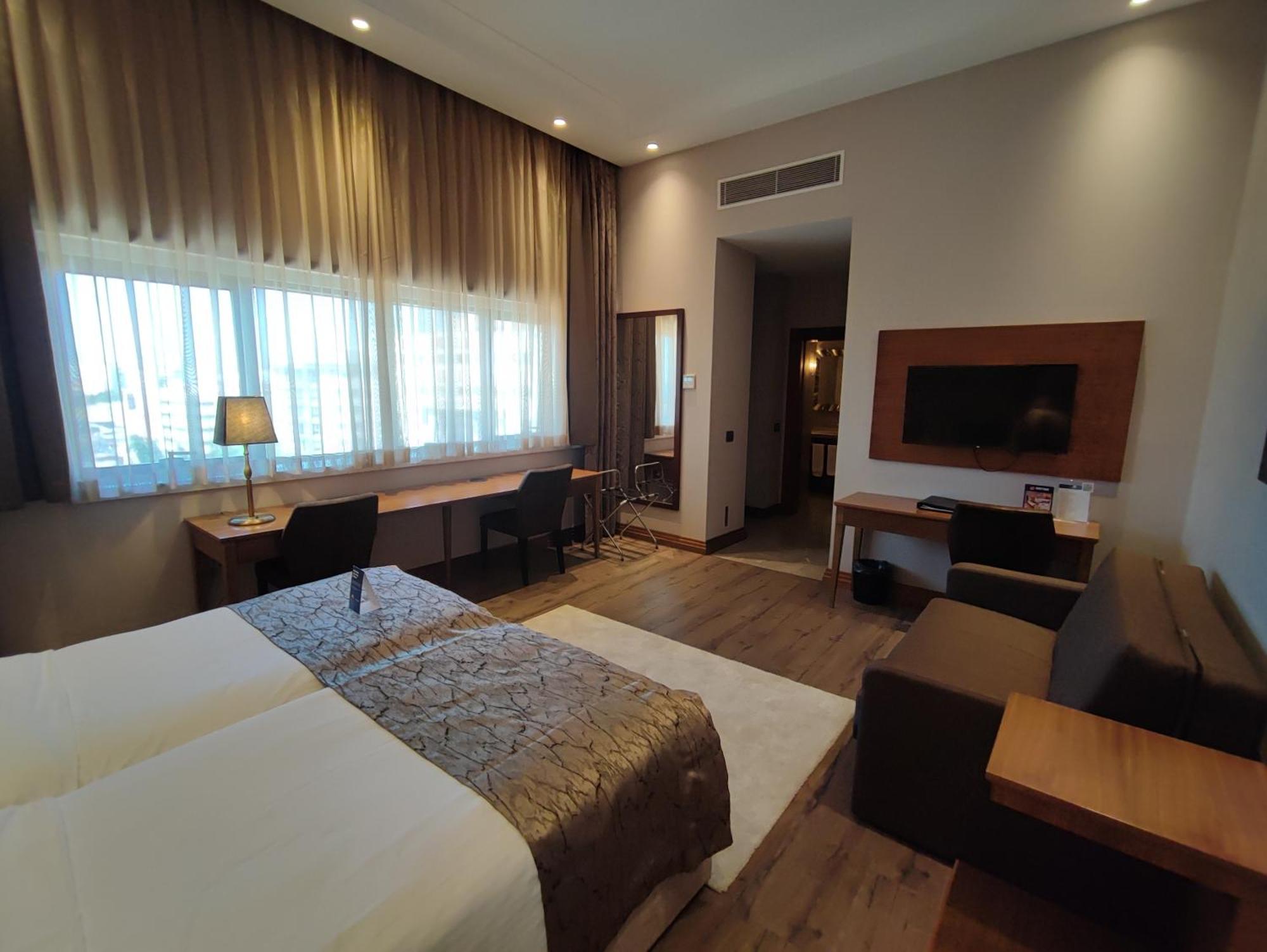Days Hotel By Wyndham Istanbul Maltepe — Photos 1